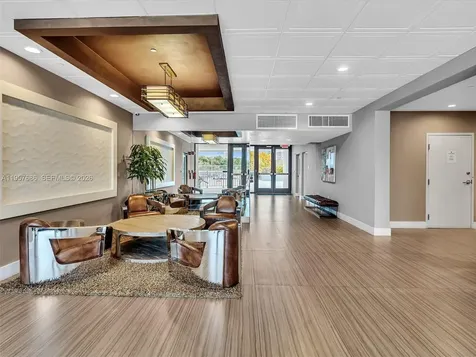 3675 N Country Club Drive Aventura FL 33180