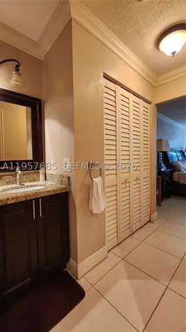 Hallandale Beach FL 33009