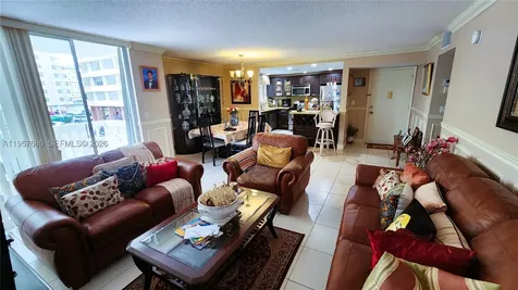 Hallandale Beach FL 33009