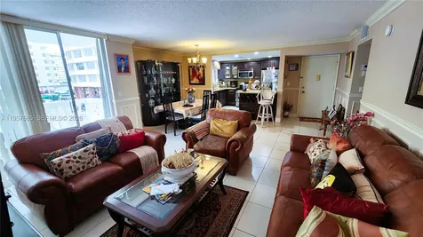 Hallandale Beach FL 33009