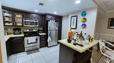 Hallandale Beach FL 33009