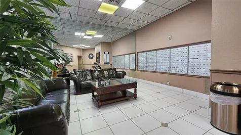Hallandale Beach FL 33009