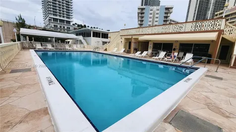 Hallandale Beach FL 33009