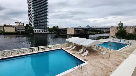 Hallandale Beach FL 33009