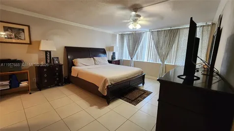 Hallandale Beach FL 33009