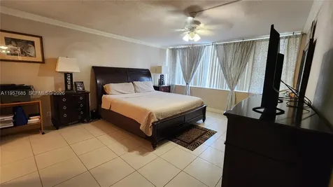 Hallandale Beach FL 33009