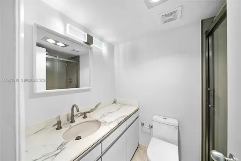 9 Island Avenue Miami Beach FL 33139