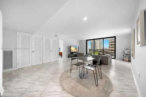 9 Island Avenue Miami Beach FL 33139