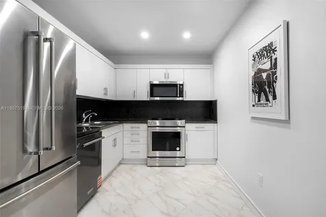 9 Island Avenue Miami Beach FL 33139