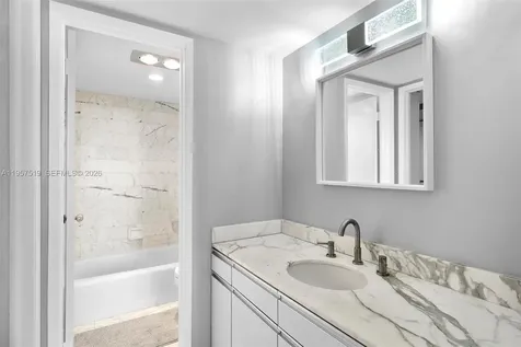 9 Island Avenue Miami Beach FL 33139