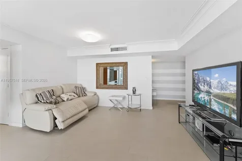 2655 Collins Avenue Miami Beach FL 33140