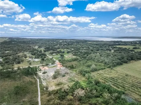 701 Jolly Lane Lorida FL 33857