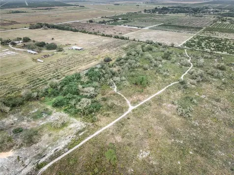 701 Jolly Lane Lorida FL 33857