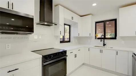 315 NE 160th Terrace Miami FL 33162