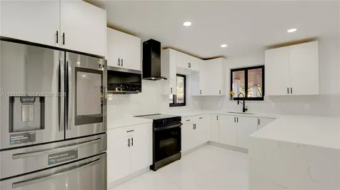 315 NE 160th Terrace Miami FL 33162