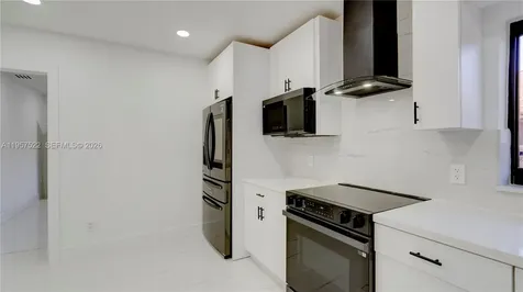 315 NE 160th Terrace Miami FL 33162