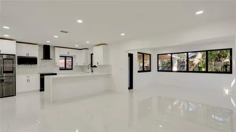 315 NE 160th Terrace Miami FL 33162