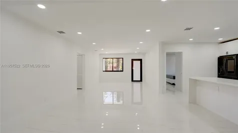 315 NE 160th Terrace Miami FL 33162