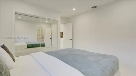 315 NE 160th Terrace Miami FL 33162