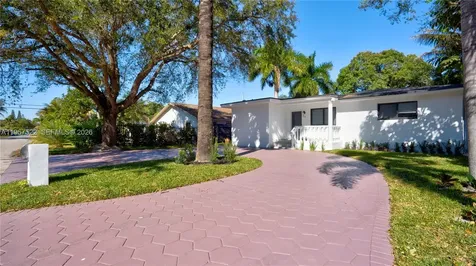 315 NE 160th Terrace Miami FL 33162