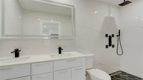315 NE 160th Terrace Miami FL 33162
