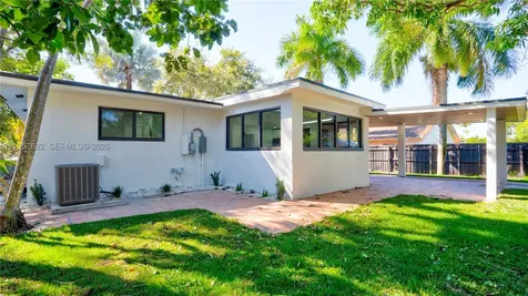 315 NE 160th Terrace Miami FL 33162