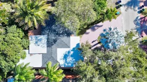 315 NE 160th Terrace Miami FL 33162