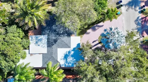 315 NE 160th Terrace Miami FL 33162