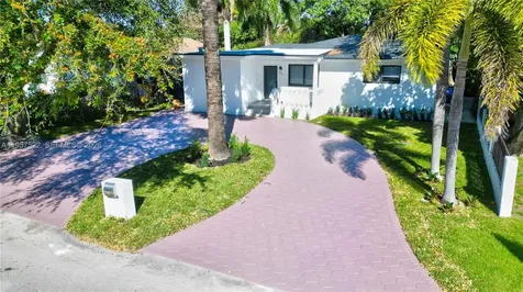 315 NE 160th Terrace Miami FL 33162