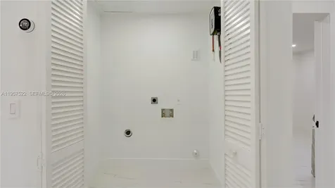 315 NE 160th Terrace Miami FL 33162