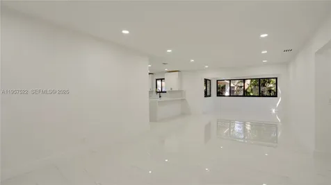 315 NE 160th Terrace Miami FL 33162