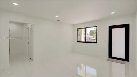 315 NE 160th Terrace Miami FL 33162