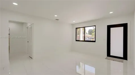 315 NE 160th Terrace Miami FL 33162