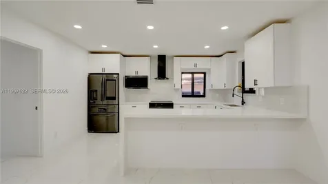 315 NE 160th Terrace Miami FL 33162