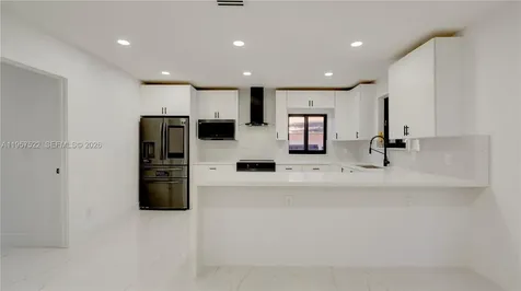 315 NE 160th Terrace Miami FL 33162