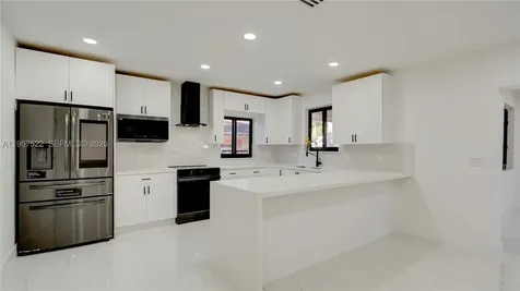 315 NE 160th Terrace Miami FL 33162