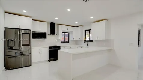 315 NE 160th Terrace Miami FL 33162