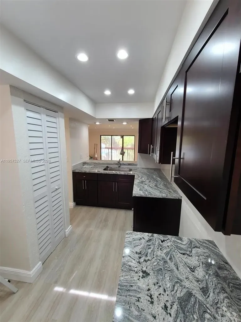 4020 Del Rio Way Sunrise FL 33351