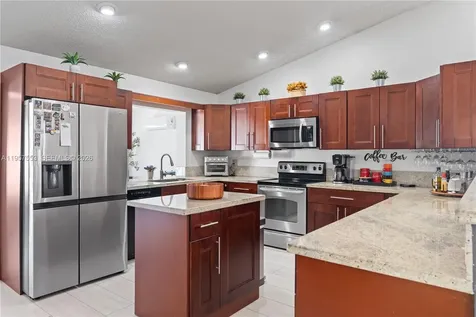 2915 NW 95th Avenue Coral Springs FL 33065