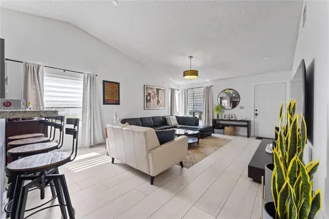 2915 NW 95th Avenue Coral Springs FL 33065