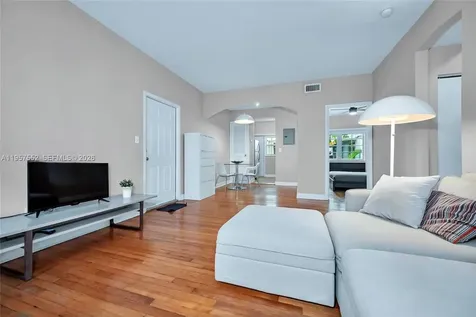1561 Lenox Avenue Miami Beach FL 33139
