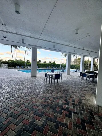 6515 Collins Avenue Miami Beach FL 33141