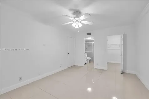 220 Lakeview Drive Weston FL 33326