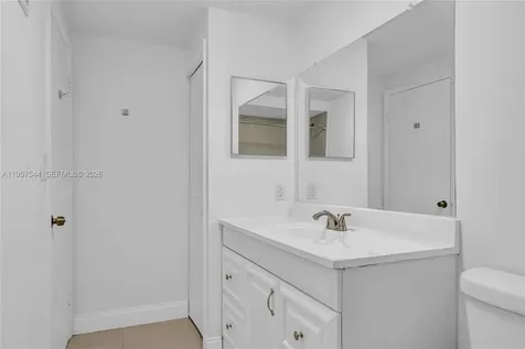 220 Lakeview Drive Weston FL 33326