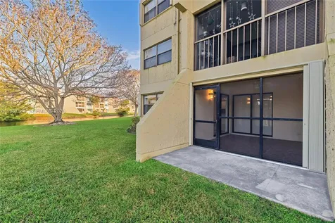 220 Lakeview Drive Weston FL 33326