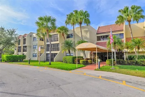 220 Lakeview Drive Weston FL 33326