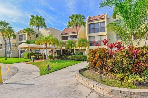 220 Lakeview Drive Weston FL 33326
