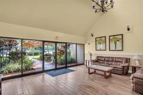 220 Lakeview Drive Weston FL 33326