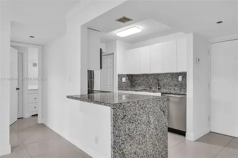 220 Lakeview Drive Weston FL 33326