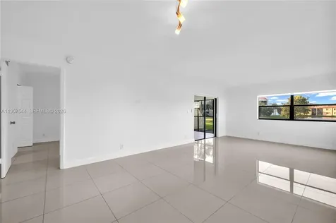 220 Lakeview Drive Weston FL 33326